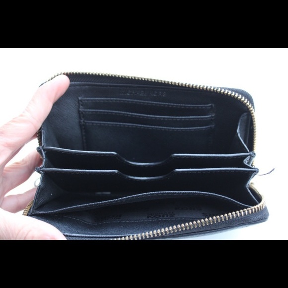 Michael Kors wrislet - Picture 3 of 10